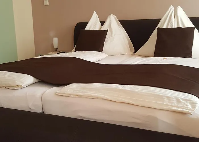 Privatpension Lang بيت ضيافة 3*